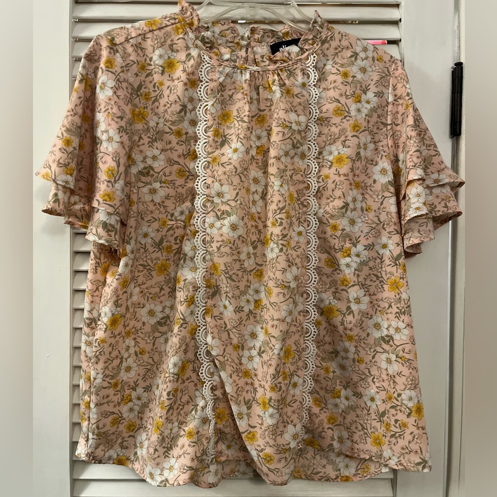 Alice Blue boutique floral blouse